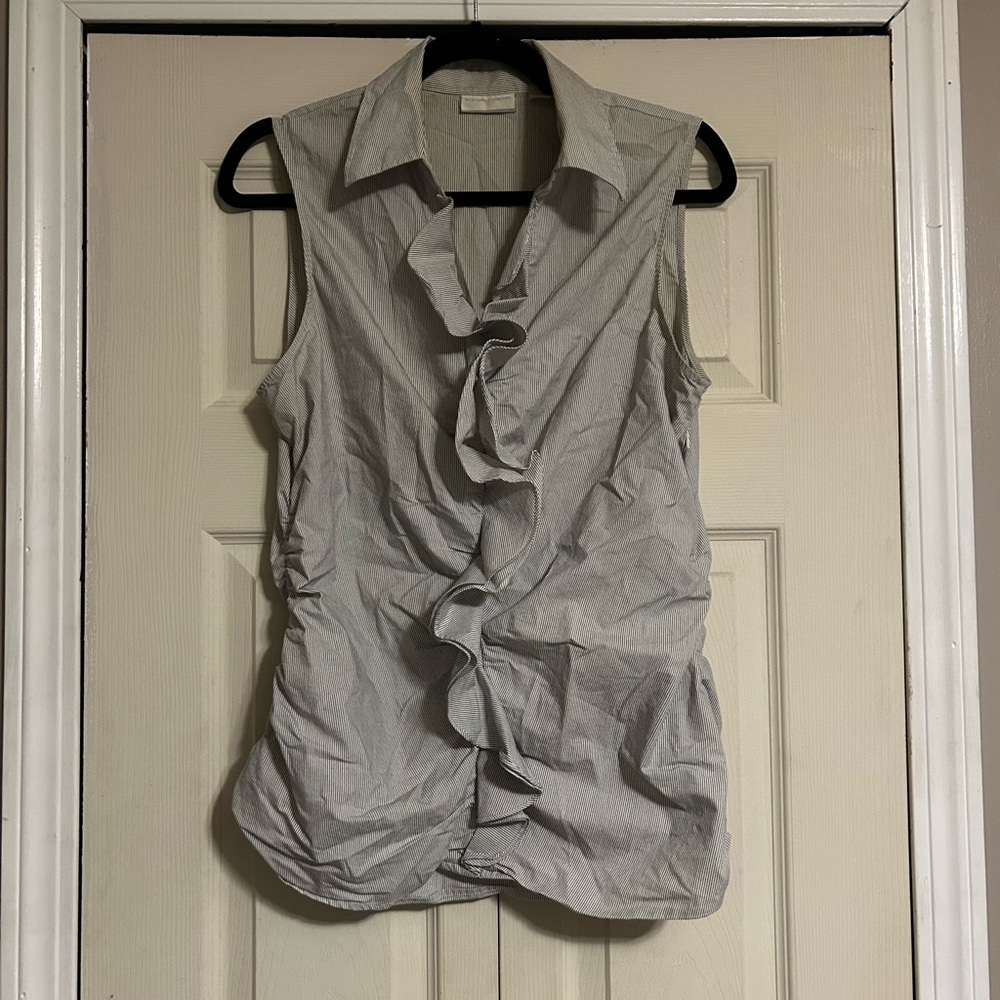 🔥New York & Company Gray Ruffle Blouse